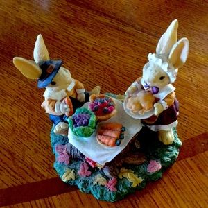 Bunny Toes figurine Timothy & Tillie Give Thanks